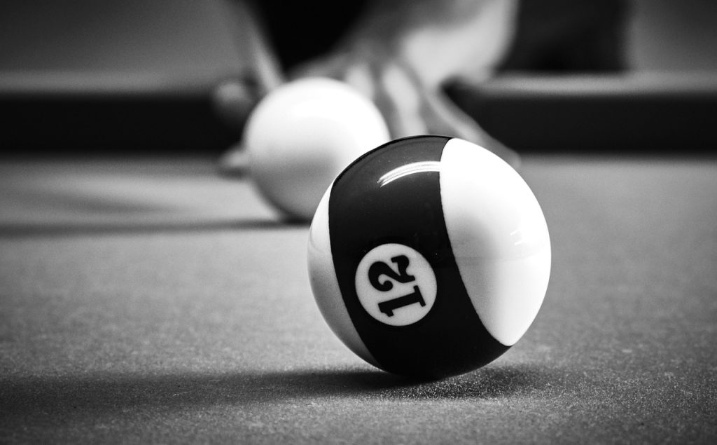 comment rentrer la boule noir au billard