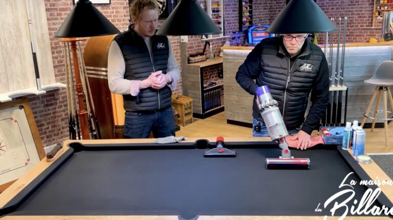 Comment jouer au billard en marbre ?