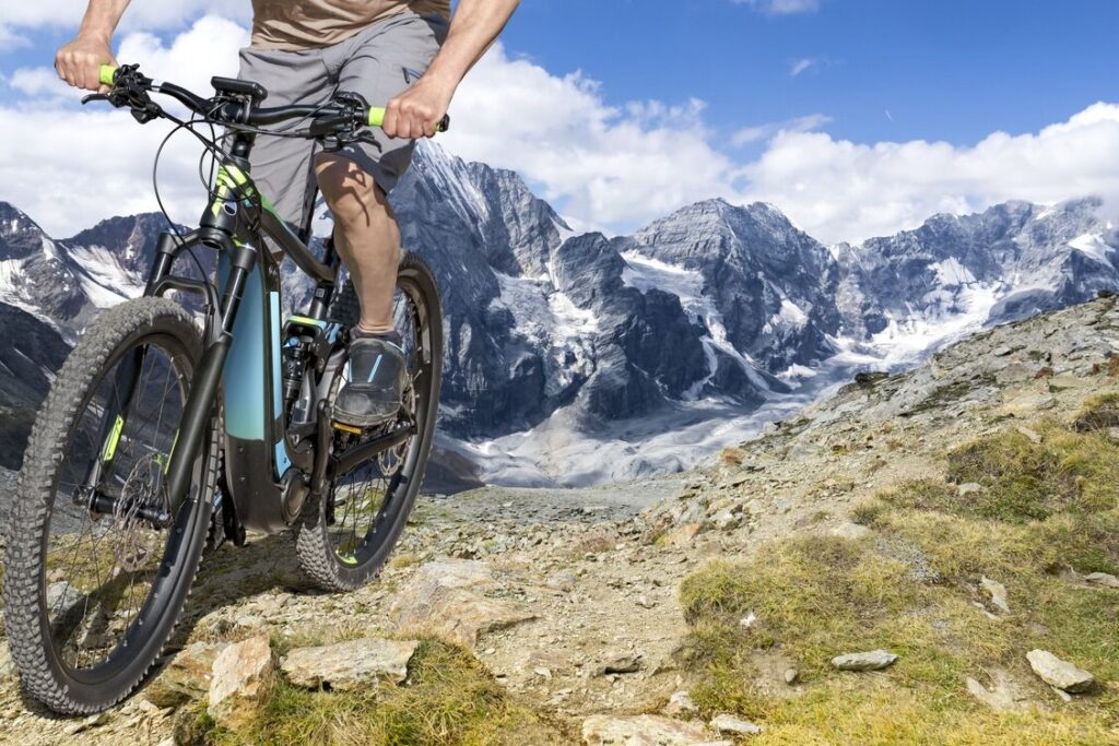 Fatbike électrique : pourquoi est-il devenu un incontournable pour l’aventure tout-terrain ?