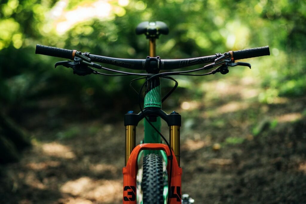 Race Face : quel impact sur la performance en VTT ?