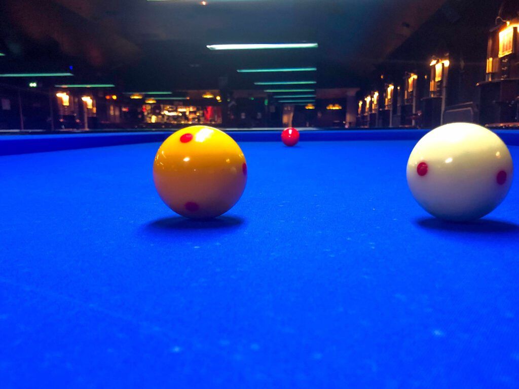 Maîtriser les règles du billard français