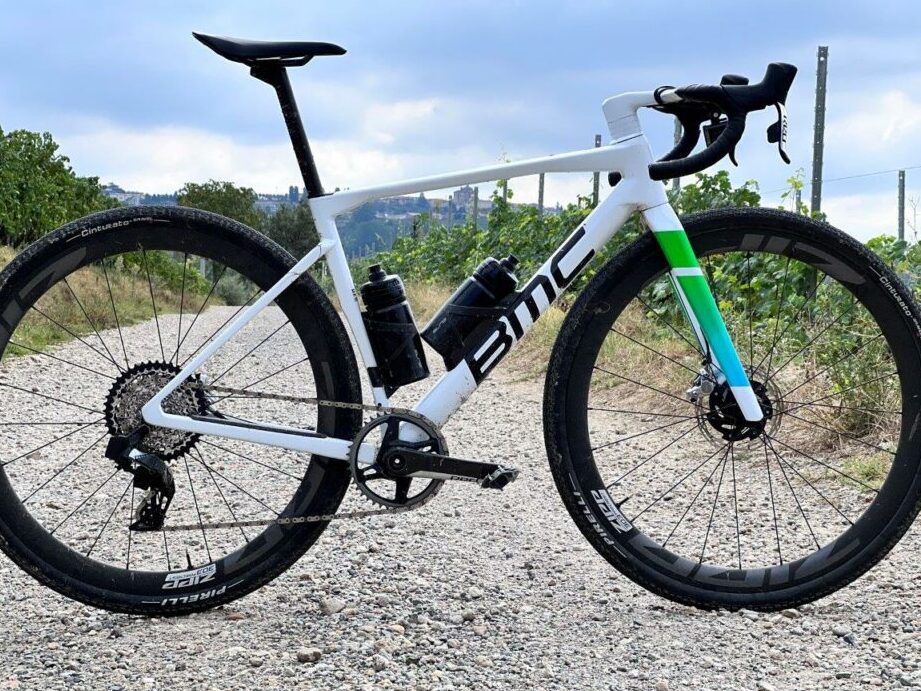 gravel bmc : découverte des nouveaux terrains de jeu avec le dernier modèle