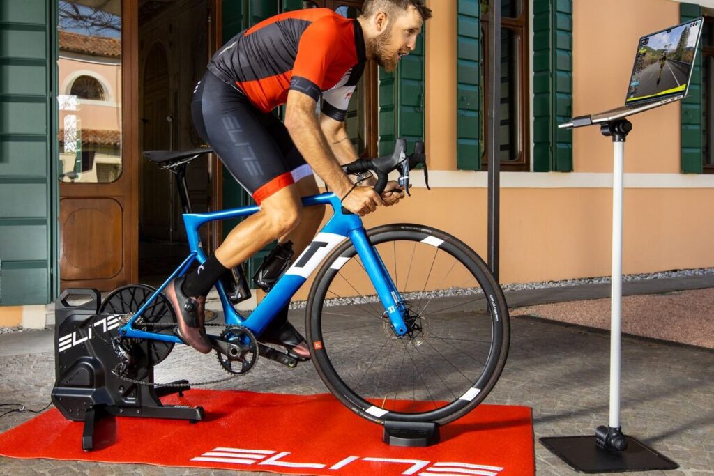 Comment choisir le meilleur home trainer connecté pour Zwift ?