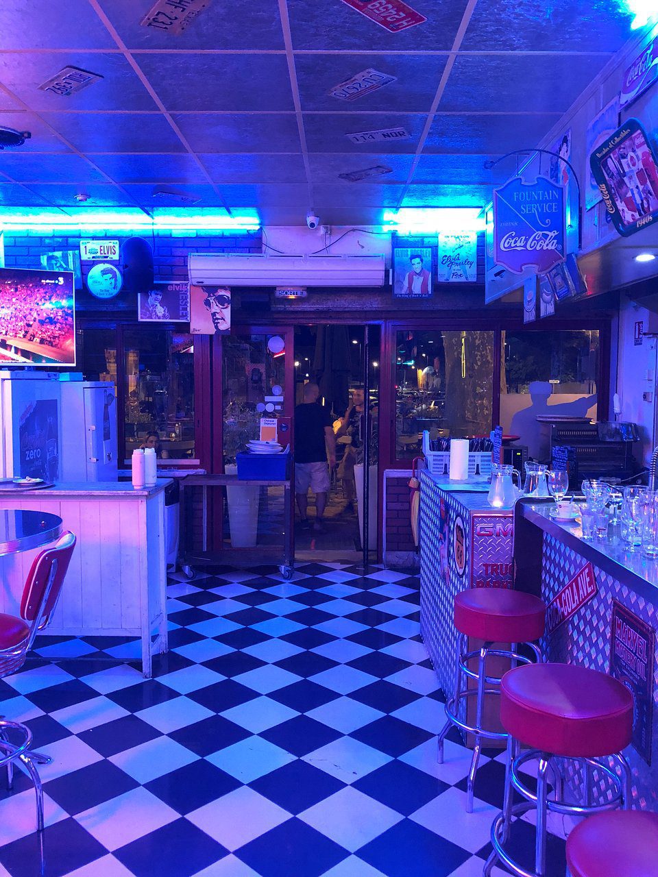 Salle de billard de l'Académie à Orange