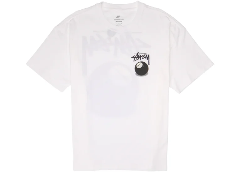 T-shirt Nike x Stüssy 8 Ball avec design emblématique issu de la collection SS22