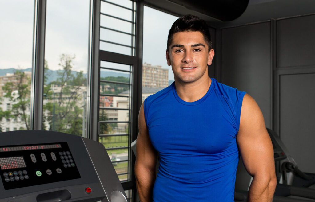 Pourquoi choisir un débardeur sport pour homme pour votre entraînement ?