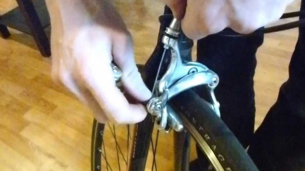 Comment remplacer le câble de frein de votre vélo étape par étape ?