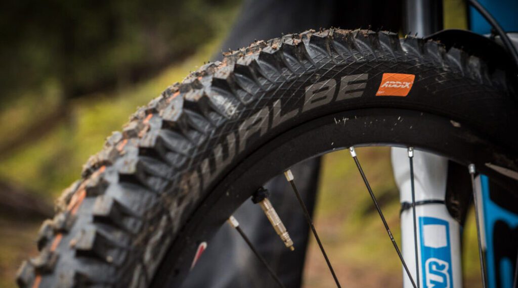Le choix des meilleurs pneus 26 pouces pour votre VTT : guide et recommandations