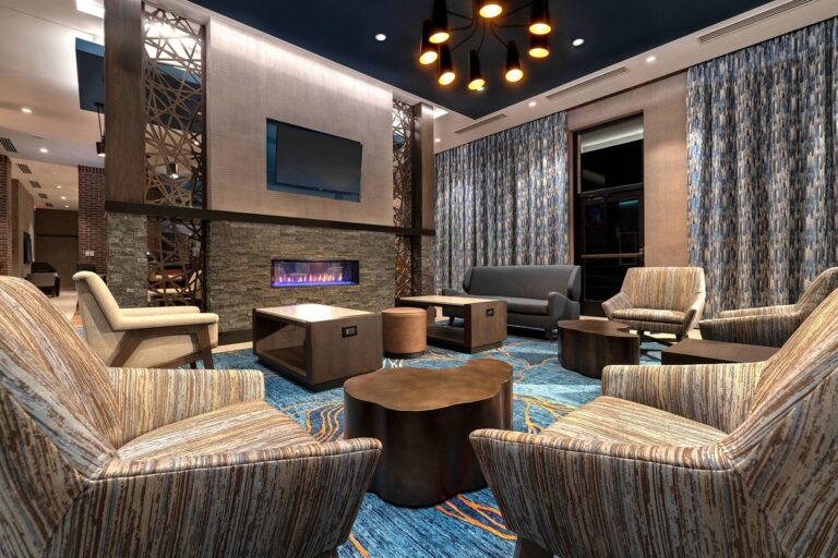 Billard Brunswick Merrimack dans un espace chaleureux et luxueux d'un hôtel