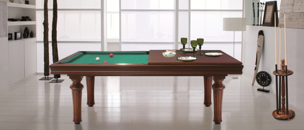 Billard Chevillotte Classique rénové dans un style traditionnel avec finitions élégantes