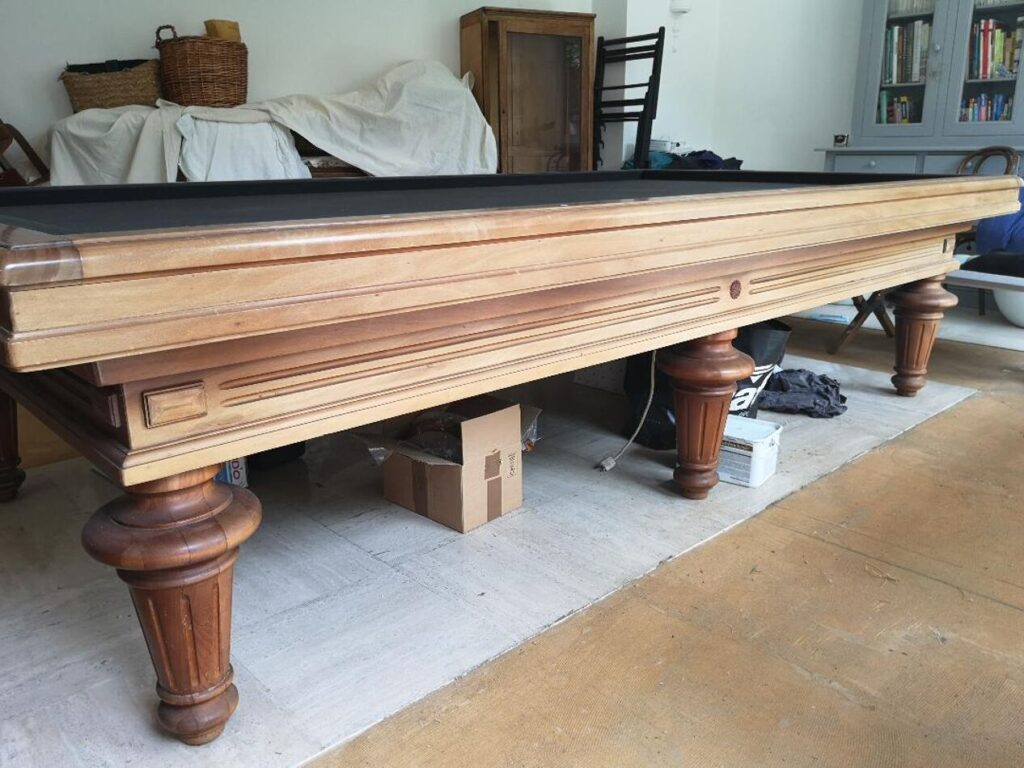Billard Chevillotte Design moderne chauffant, idéal pour les intérieurs élégants