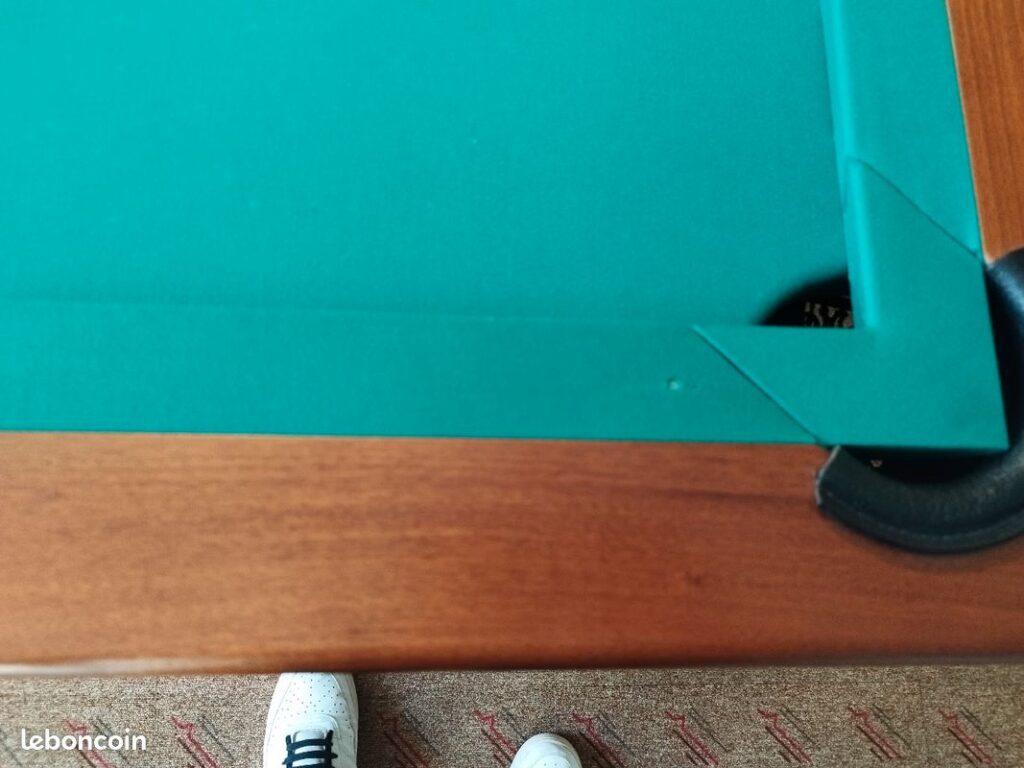 Billard Chevillotte Louis XVI en bois massif avec finition traditionnelle