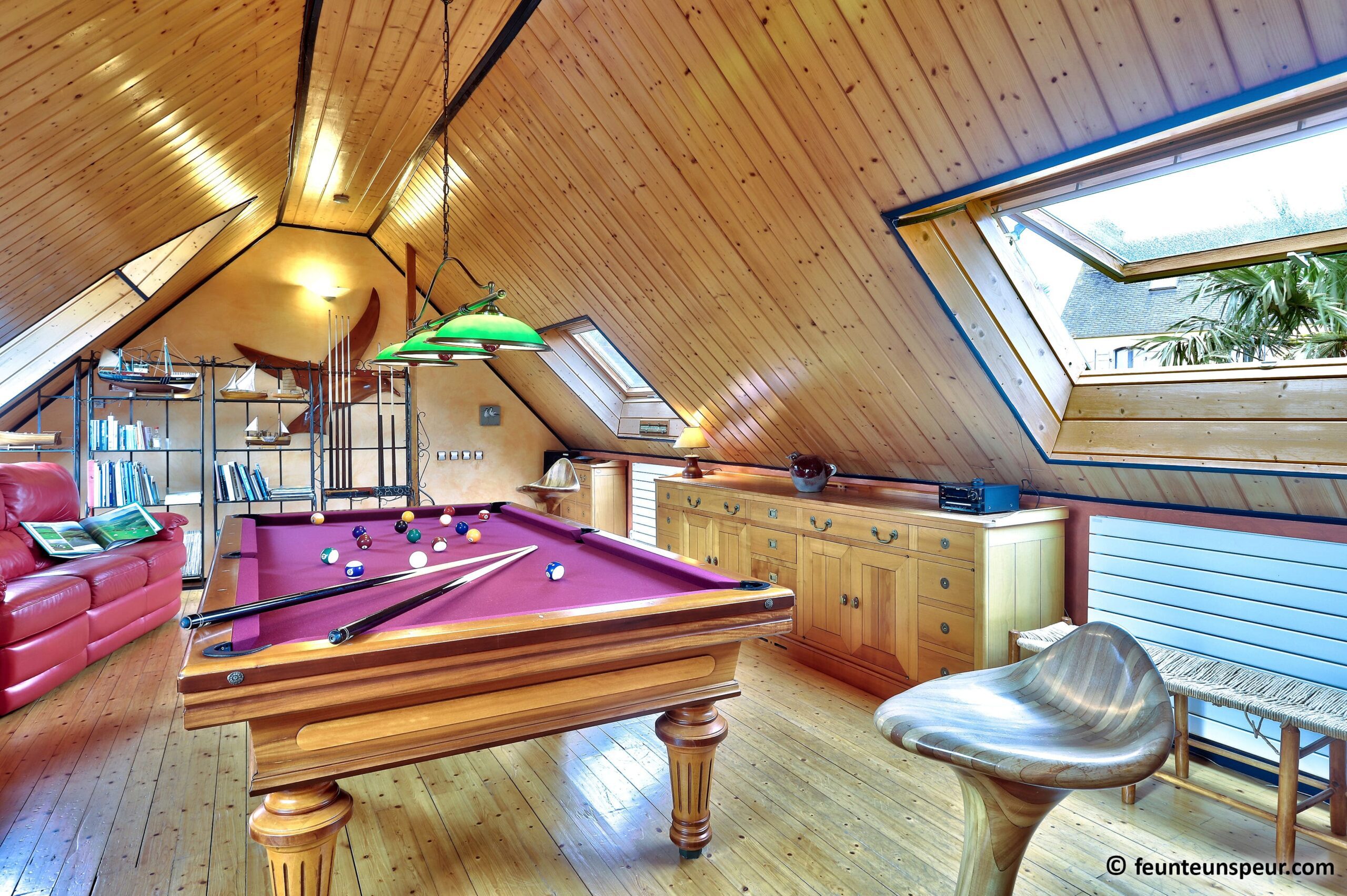 billard design Toulet dans une villa contemporaine