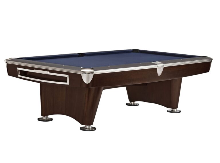 Billard Brunswick Gold Crown en configuration de compétition dans un intérieur moderne