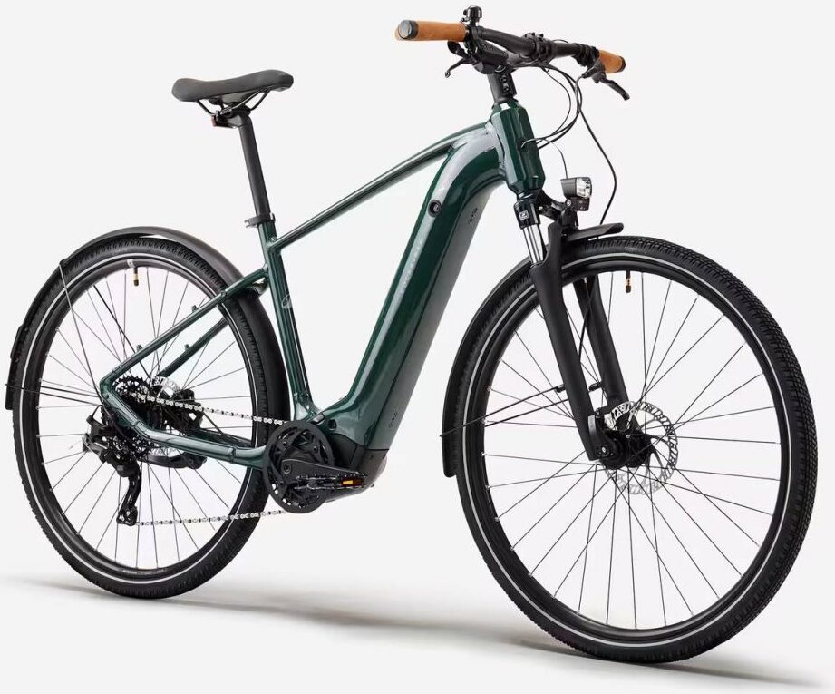 Choisir un vélo électrique VTC pour femme : le guide complet