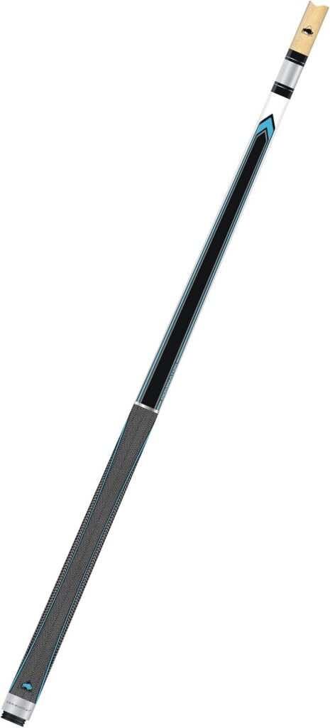 Queue de billard Buffalo Dominator S2 posée sur une table, mettant en valeur son design haut de gamme