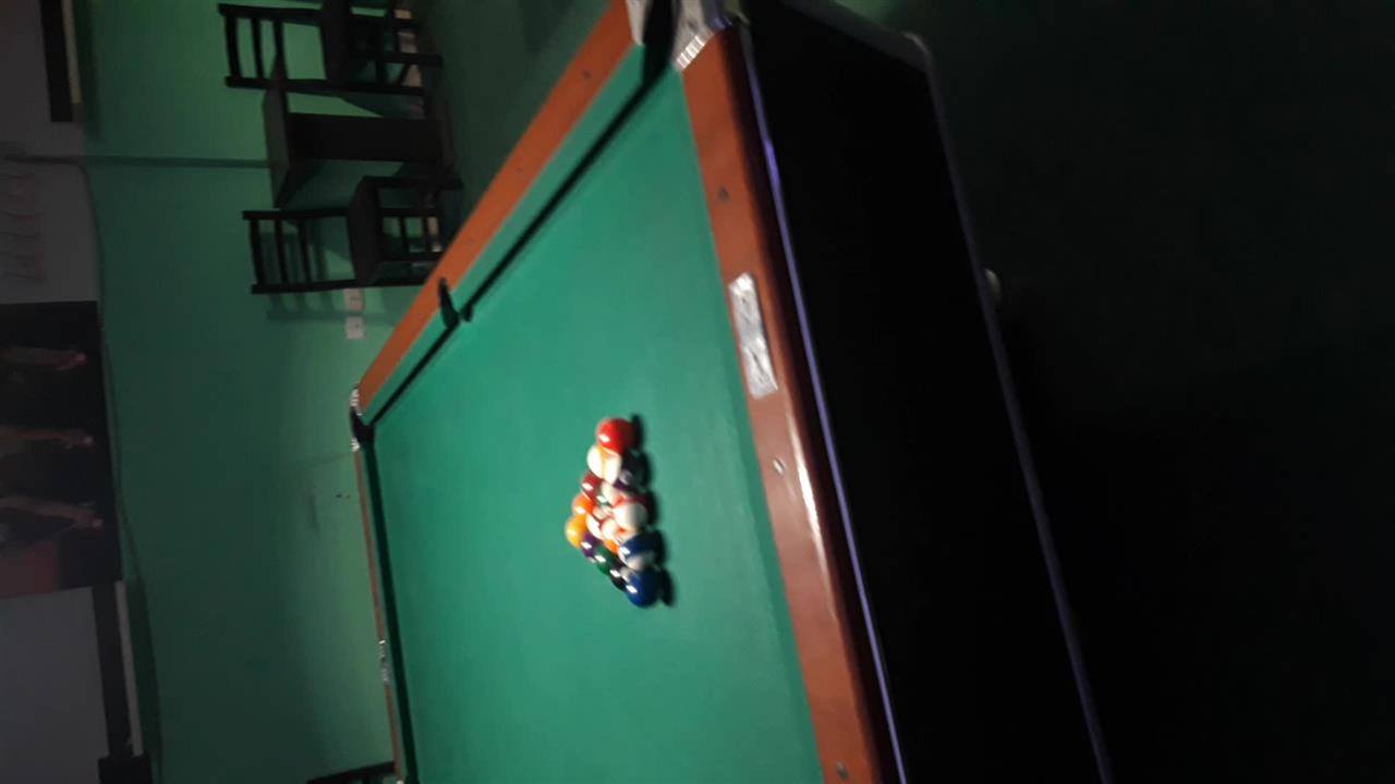 Salle avec billard Garlando