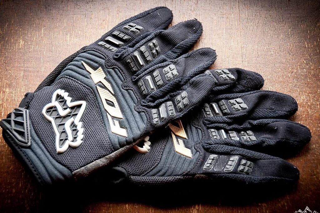 choisir les meilleurs gants fox pour le VTT: guide et conseils