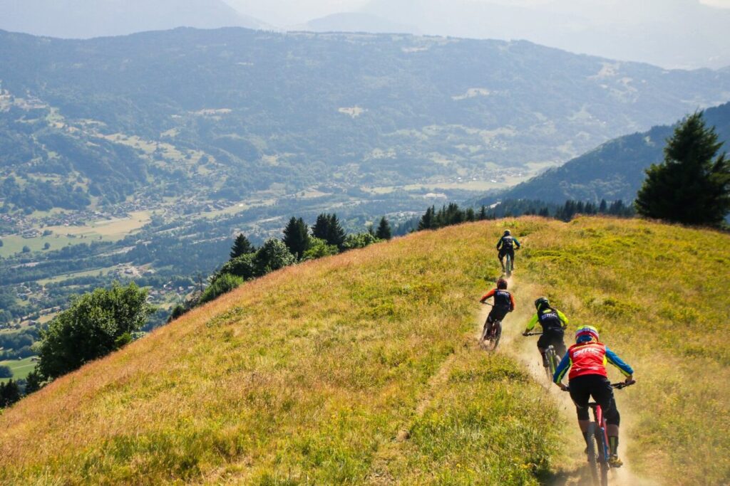 Comment choisir le meilleur vélo enduro pour votre prochaine aventure?