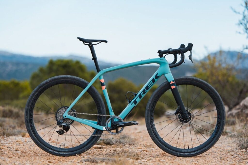 Découverte du SRAM Rival eTap AXS : innovation ou simple tendance cycliste ?