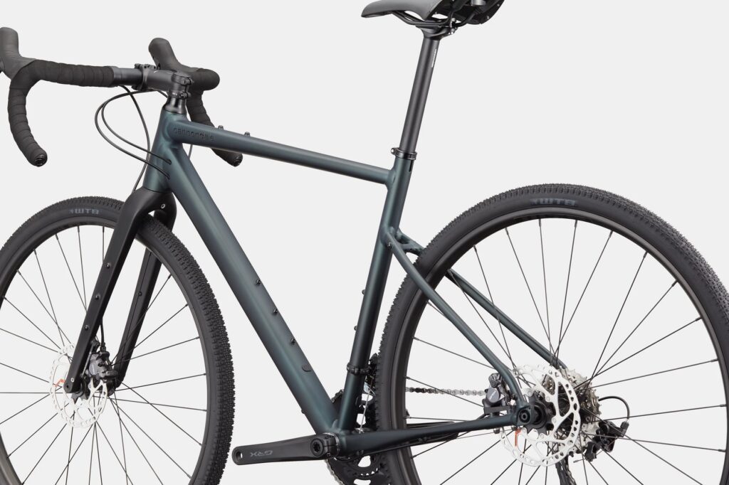 cannondale topstone 2 : le gravel bike polyvalent pour vos prochaines aventures ?