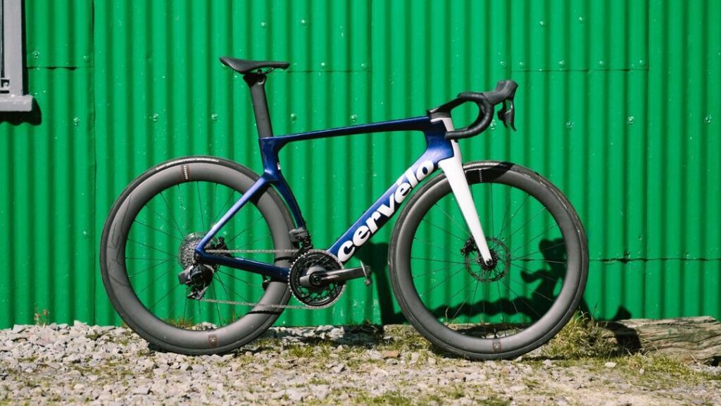 Pourquoi le Cervélo S5 est-il considéré comme l’un des meilleurs vélos aéro sur le marché ?