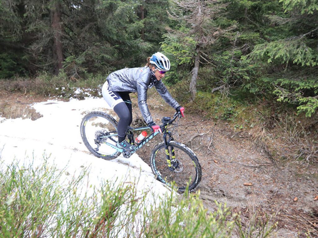 L’histoire du VTT : des sentiers boueux aux compétitions mondiales
