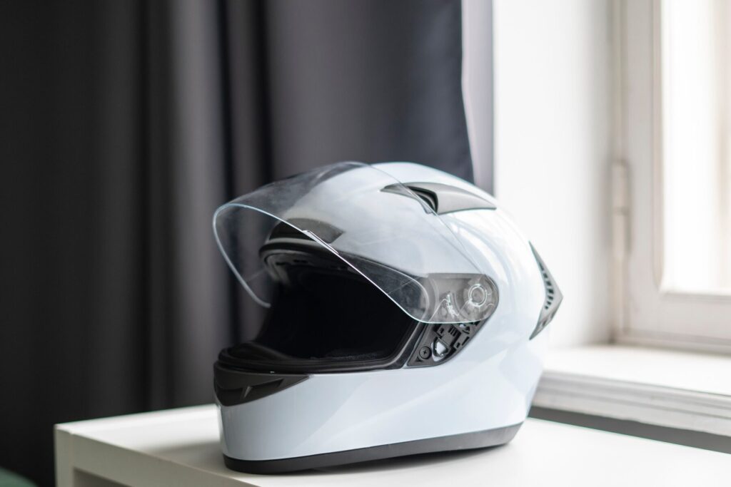 Pourquoi le casque à visière est-il essentiel pour votre sécurité en sport ?